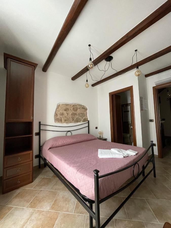 フォンディ La Vie En Rose Bed & Breakfast エクステリア 写真
